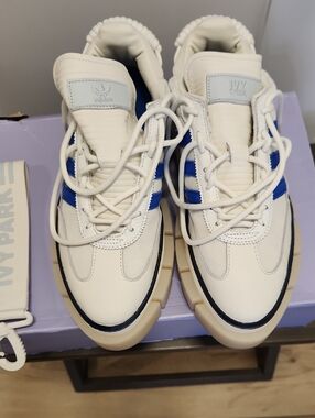 IVY PARK SUPER SLEEK CHUNKY - White Cream and Blue Chunky Lace-Up Sneakers